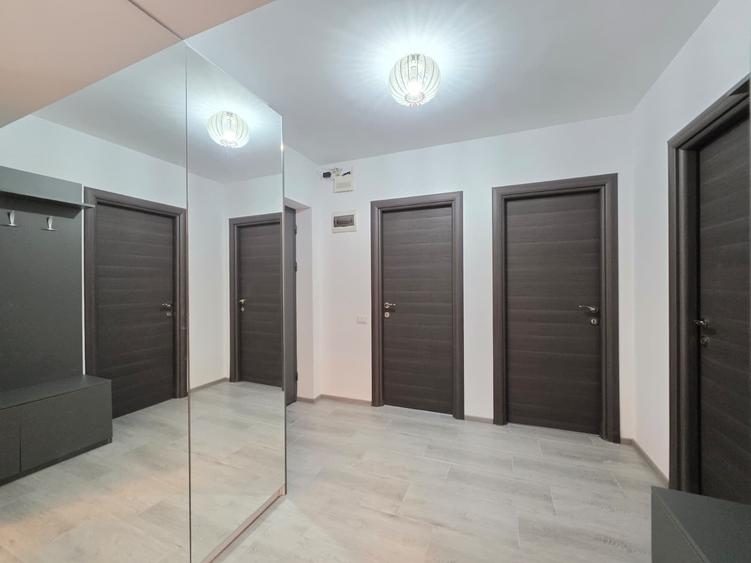 Apartament cu 2 camere semidecomandat în 1 Decembrie
