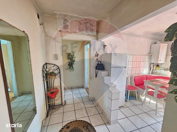 Apartament cu 3 camere semidecomandat în Central