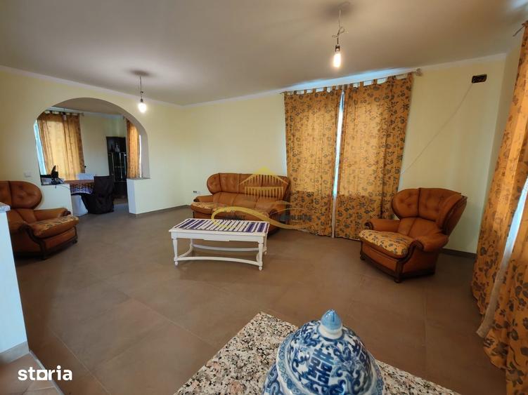 Casă cu 4 camere cu Teren 1007 Mp în Cleja