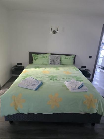Casă individuală cu 5 camere cu Canalizare în Vest