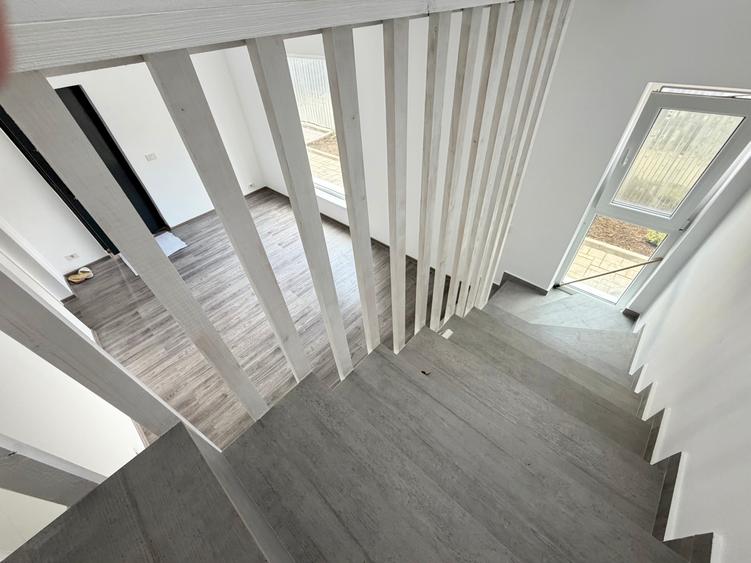 Duplex cu 3 camere cu Canalizare în Apărătorii Patriei