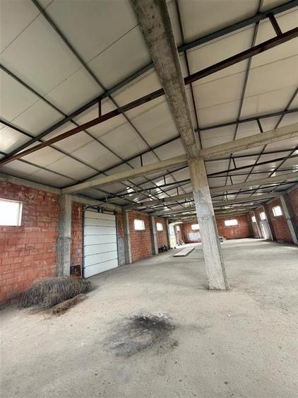 Spațiu industrial, de 596 mp, în Lețcani