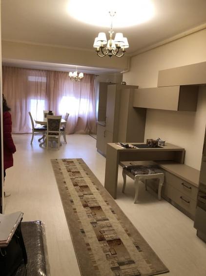 Apartament cu 3 camere decomandat, mobilat în Albert