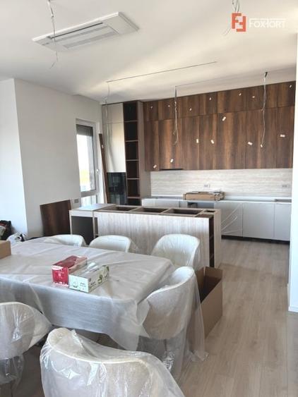 Apartament cu 4 camere decomandat, mobilat în Torontalului