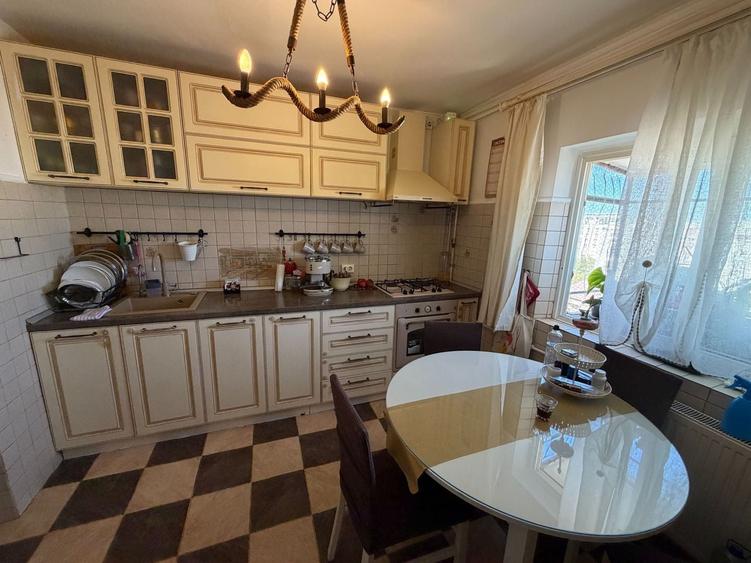 Apartament cu 2 camere decomandat în Doamna Ghica