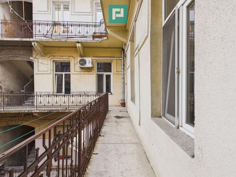Apartament cu 3 camere semidecomandat în Ultracentral