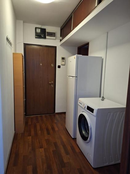 Apartament cu 2 camere nedecomandat în Casa de Cultură