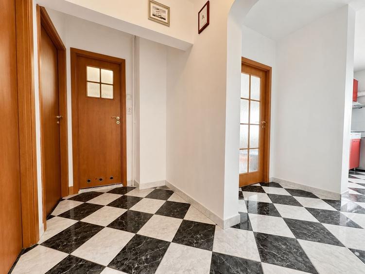 Apartament cu 3 camere decomandat, mobilat în 13 Septembrie