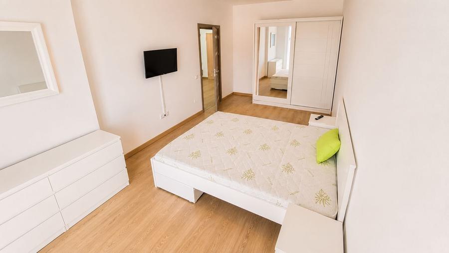 Apartament cu 2 camere semidecomandat, mobilat în Florești