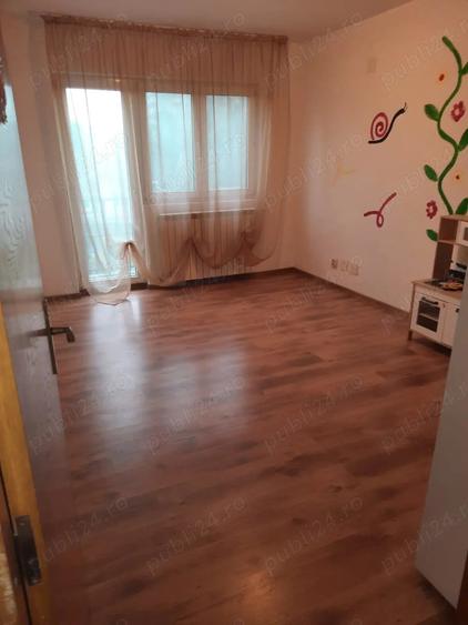 Casă cu 9 camere cu Teren 400 Mp în Militari