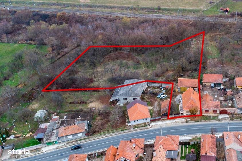 Casă cu 4 camere în Criș