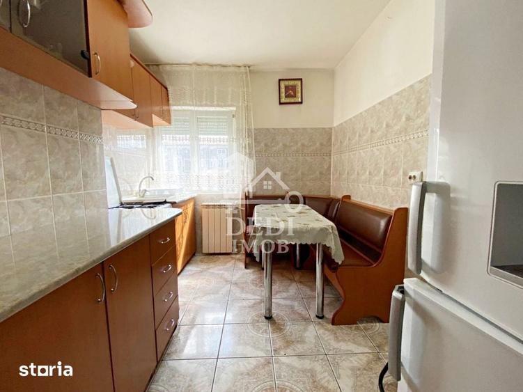 Apartament cu 3 camere decomandat în Orașul Nou