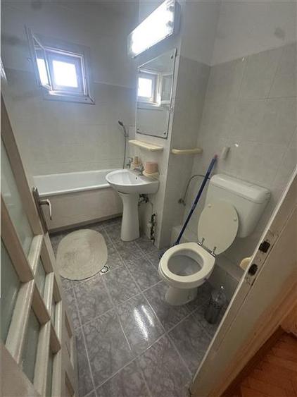 Apartament cu 2 camere decomandat, mobilat în Bucovina