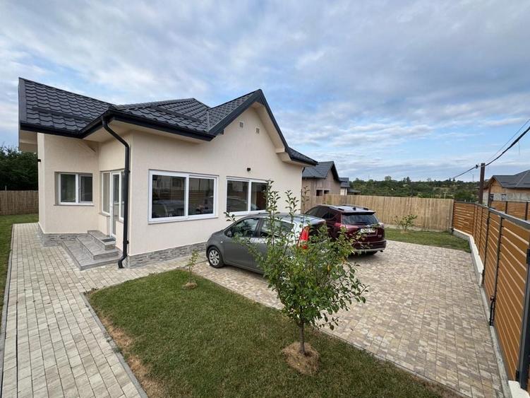 Casă cu 4 camere cu Teren 500 Mp în Central