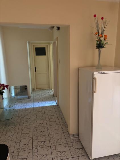 Apartament cu 3 camere decomandat în 9 Mai