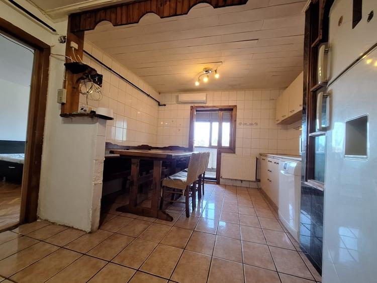 Apartament cu 3 camere decomandat, mobilat în Lipovei