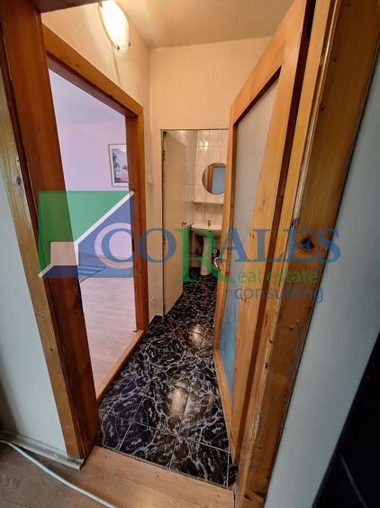 Apartament cu 3 camere semidecomandat, mobilat în Baba-Dochia