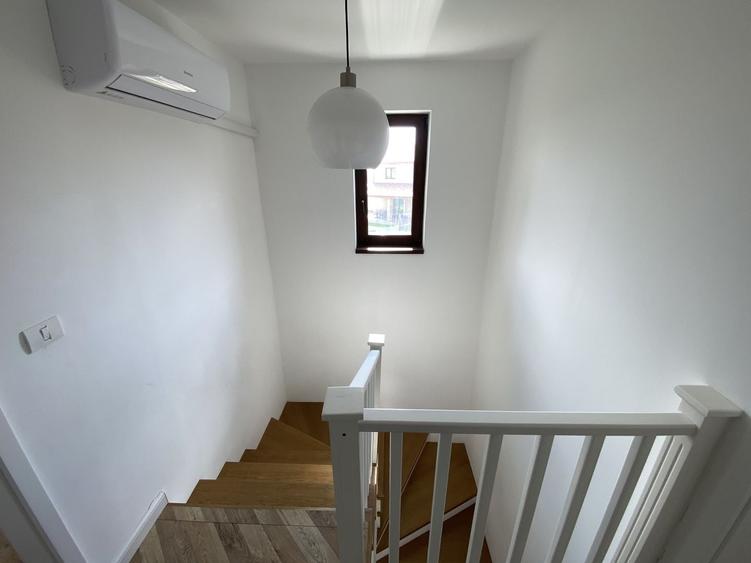 Duplex cu 4 camere cu Canalizare în Săcălaz