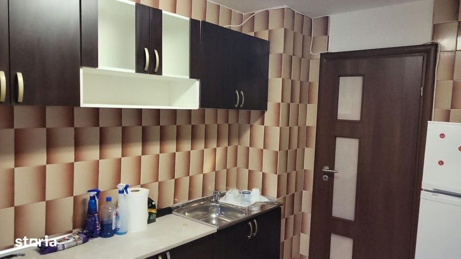 Apartament cu 3 camere decomandat în Virtuții