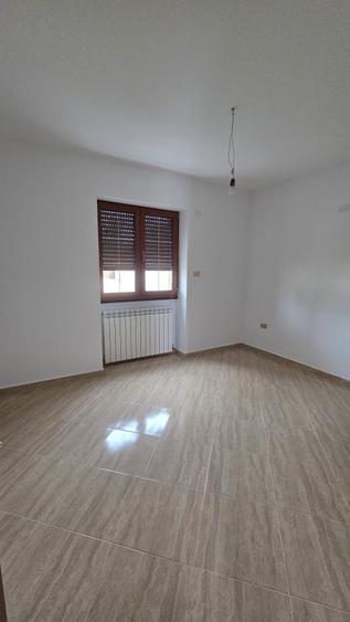 Casă individuală cu 6 camere cu Canalizare în Dancu