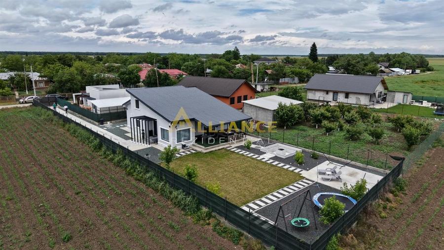 Casă individuală cu 4 camere cu Teren 755 Mp în Frumușani