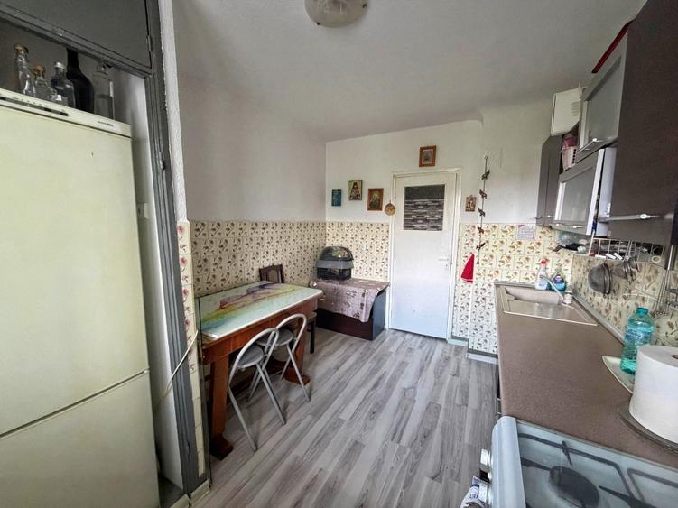 Vanzare - Apartament 3 camere - zona Bld Republicii - 8
