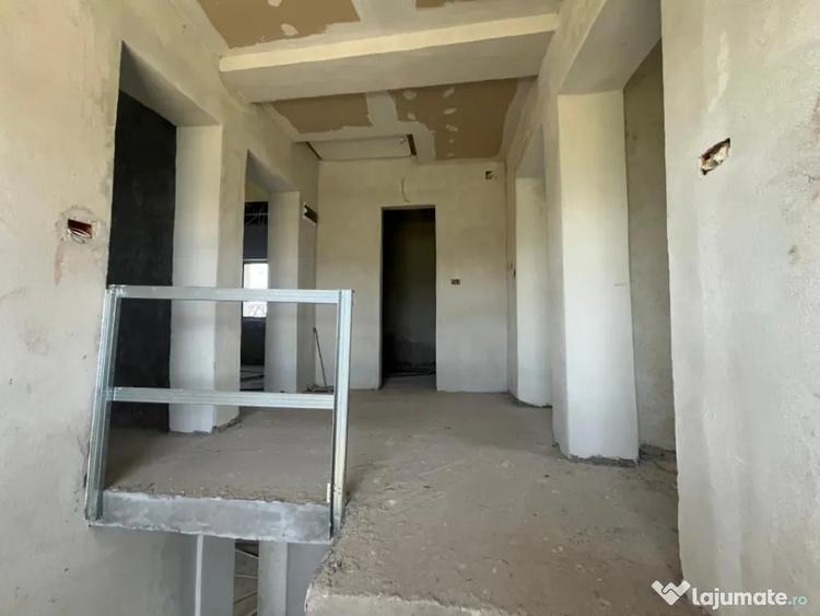 Casă cu 4 camere cu Teren 500 Mp în Ghercești