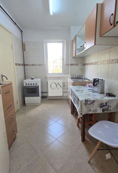Apartament cu 2 camere semidecomandat, mobilat în Centrul Civic