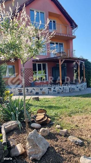 Casă cu 4 camere în Central