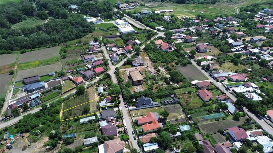 Casă individuală cu 3 camere cu Teren 1270 Mp în Vânători