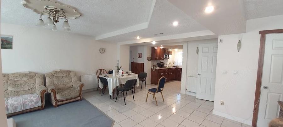 Casa de vanzare Suceava ideal AirBnB Triplex 356mp cu bai, bucatarii, utilitati separate 5 parcari - 2