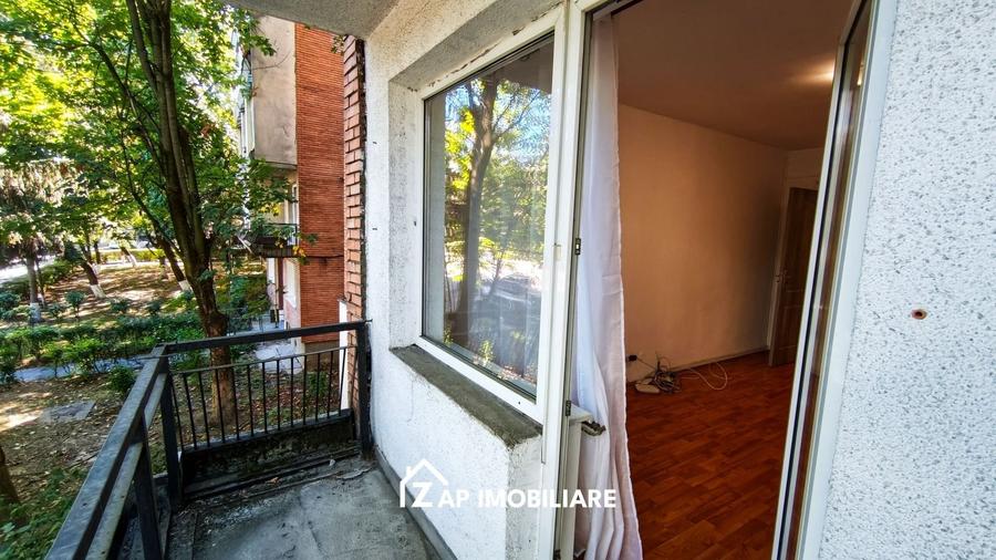 Apartament cu 2 camere decomandat, mobilat în Corina