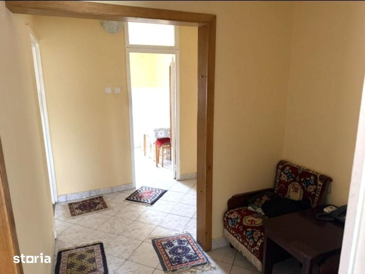 Apartament cu 3 camere decomandat în Micro 17