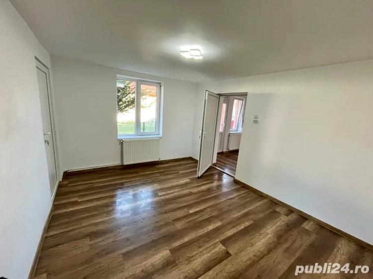 Casă cu 3 camere cu Teren 556 Mp în Central