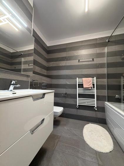 Apartament cu 3 camere semidecomandat, mobilat în Gheorgheni