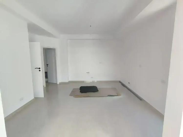 Casă individuală cu 5 camere cu Canalizare în Central