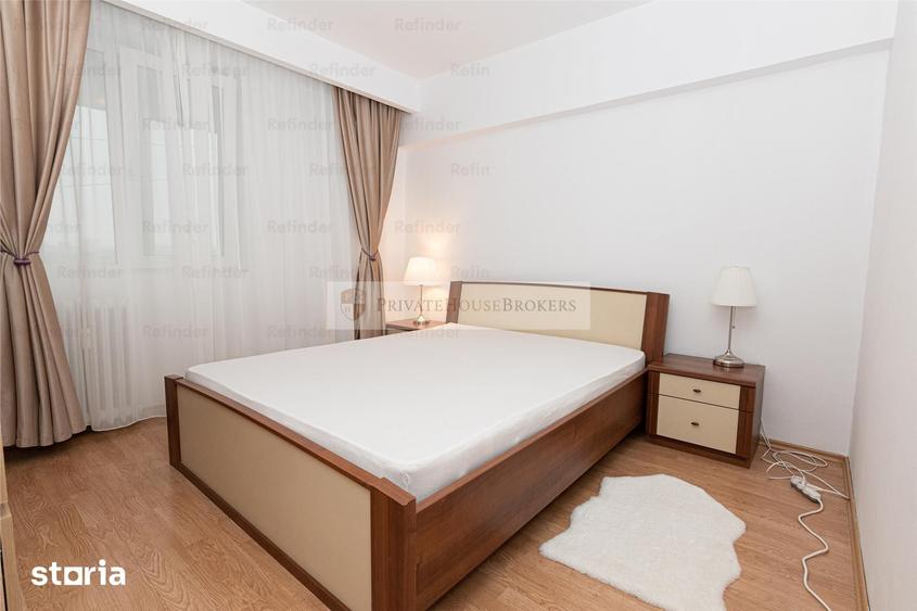 Apartament cu 3 camere decomandat, mobilat în Tei