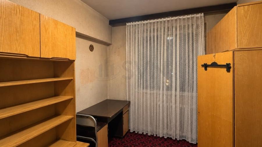 Apartament cu 3 camere decomandat în Lacul Tei