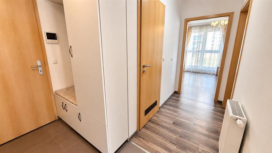 Apartament cu 2 camere decomandat, mobilat în Tractorul