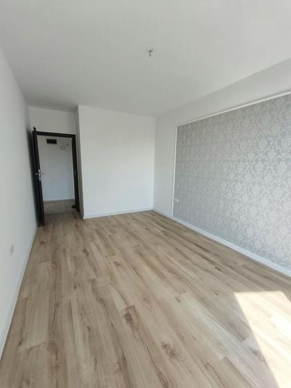 Penthouse cu 2 camere decomandat în Metalurgiei