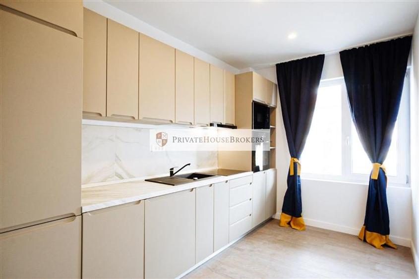 Apartament cu 3 camere semidecomandat, mobilat în Pipera