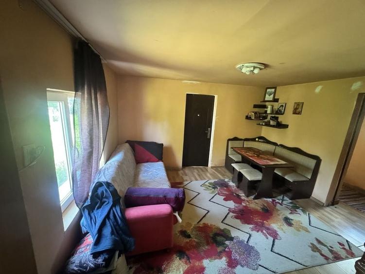Casa de vanzare - curte 3300mp - 3