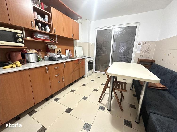 Apartament cu 3 camere decomandat în Central