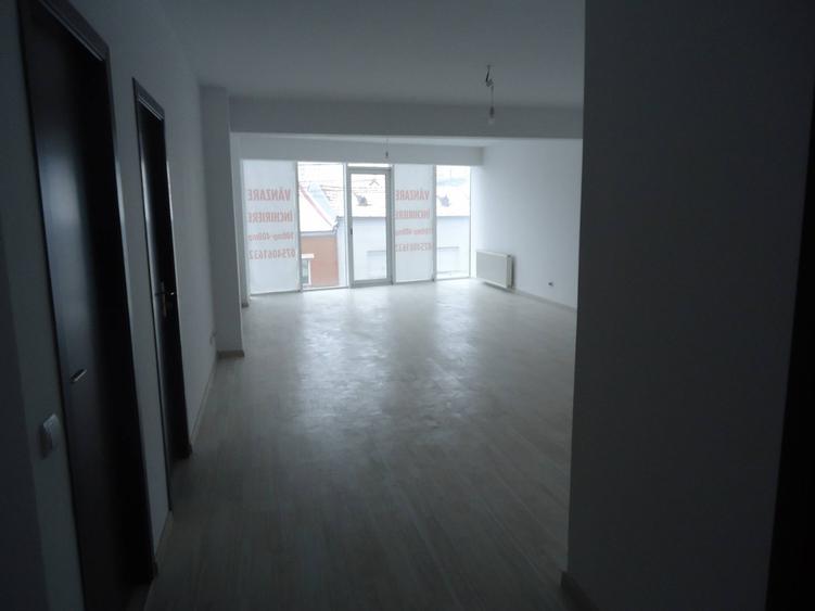 Apartament cu 4 camere în Central
