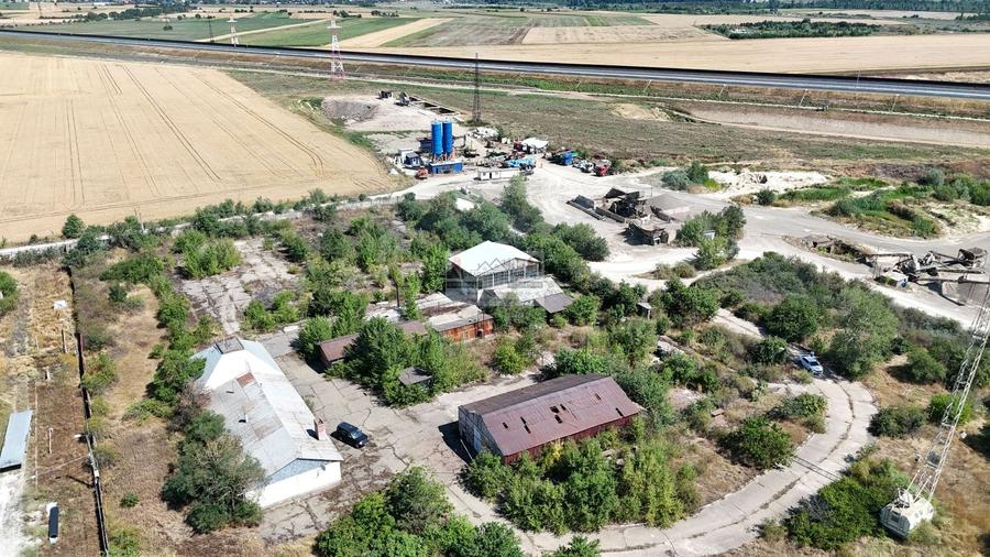 Teren Construcții intravilan de 15693 mp, în Sud