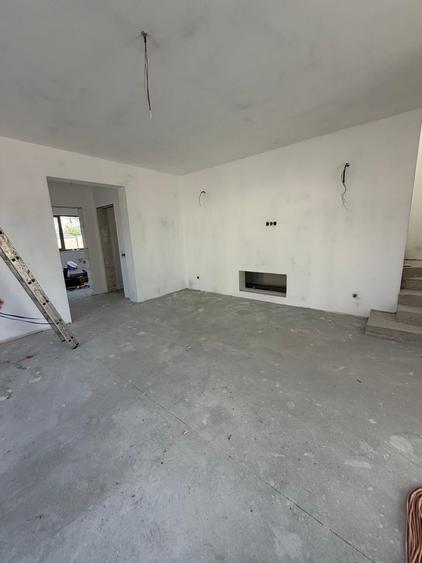 Casă individuală cu 5 camere cu Garaj în Cetate