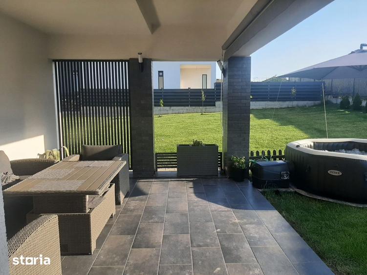 Casă cu 4 camere cu Teren 800 Mp în Dezmir