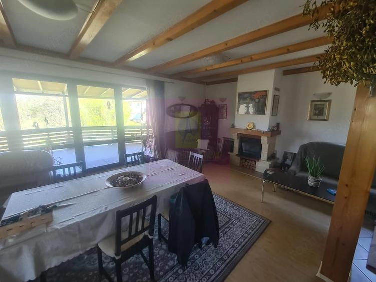 Casă cu 5 camere cu Teren 2177 Mp în Ghioșești