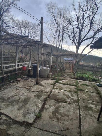 Casă cu 3 camere cu Teren 3000 Mp în Găvanele