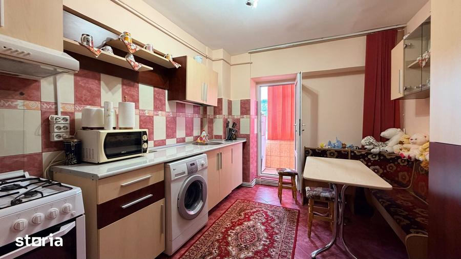 Apartament cu 3 camere decomandat în Gară